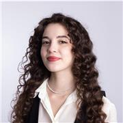 Laureata in Beni culturali e Storia dell'Arte, offro ripetizioni a Milano e online.